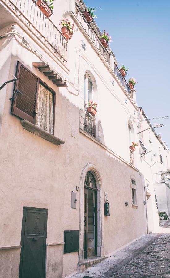 Aria Di Vico Aparthotel Vico Del Gargano Exterior photo